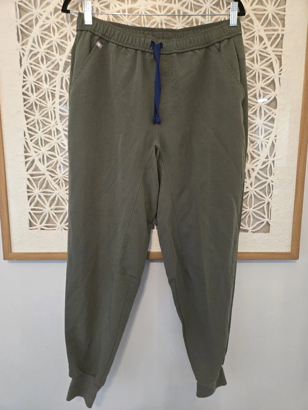 Men’s FIGS Tansen Jogger Scrub Pants Medium Short Moss Limited Edition Medical